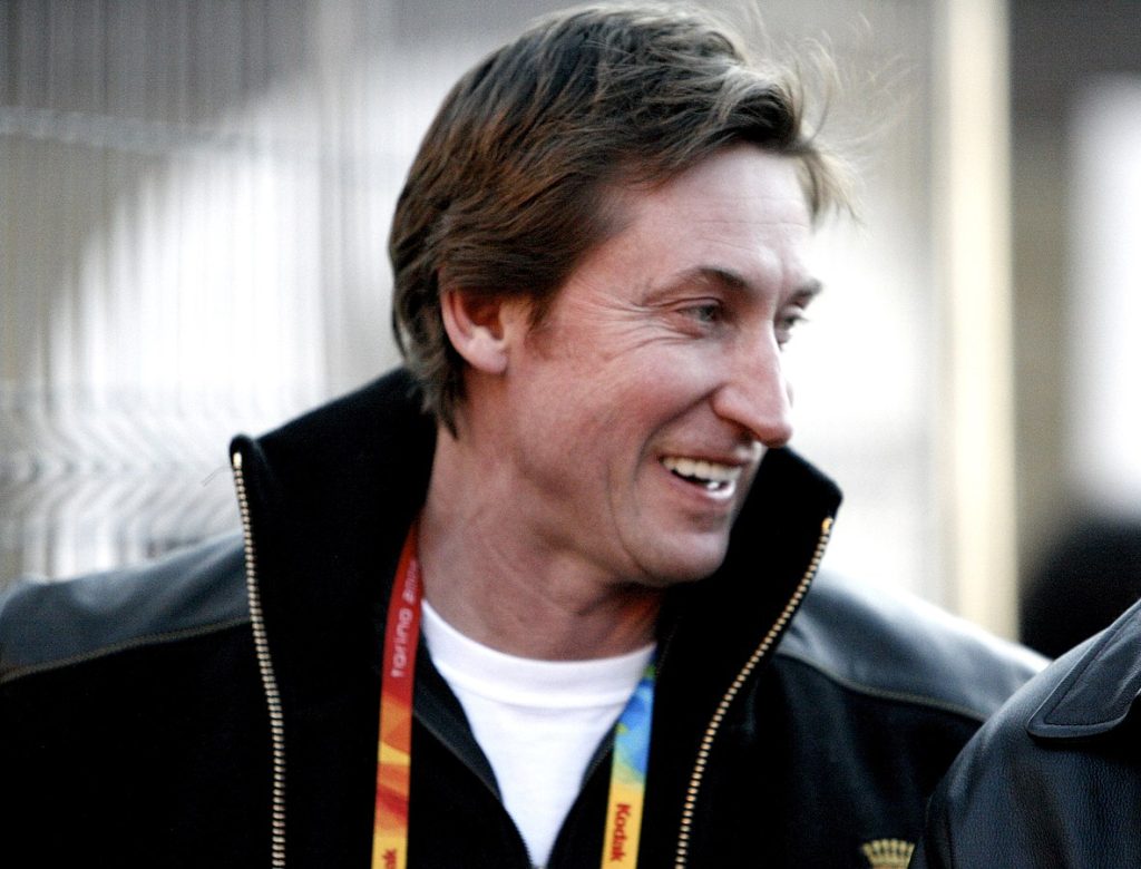 Hockey and cigars: Wayne Gretzky, 2006