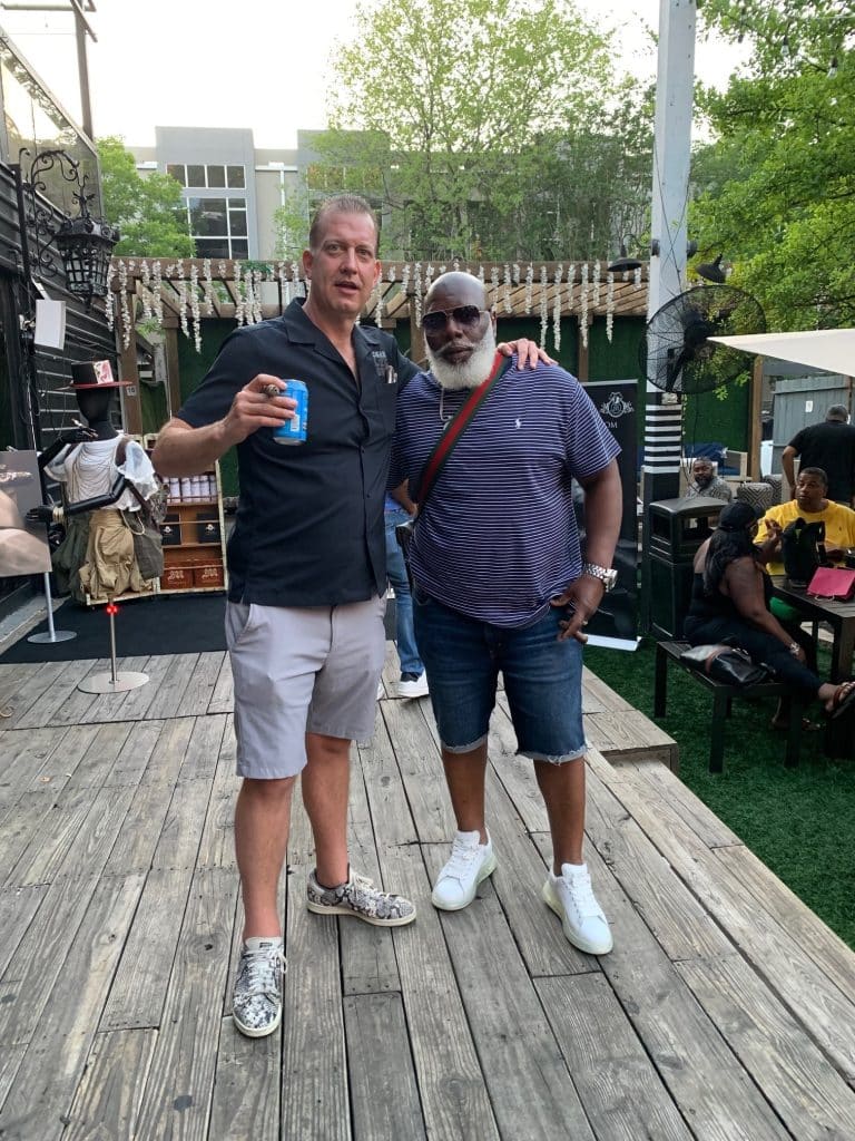 Cigar Life Guy, Dave Arlinghaus, also provides life assurance to cigar smokers.